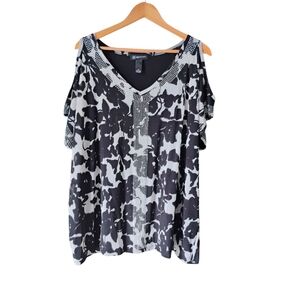 INC International Concepts Monochrome Floral Cold Shoulder Blouse Sz 3X